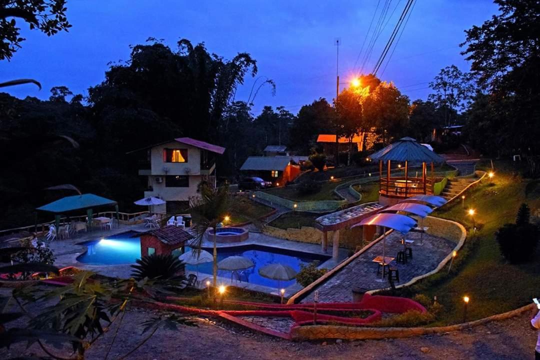 Villa Hosteria Kasadasa Santo Domingo de los Colorados Exterior foto